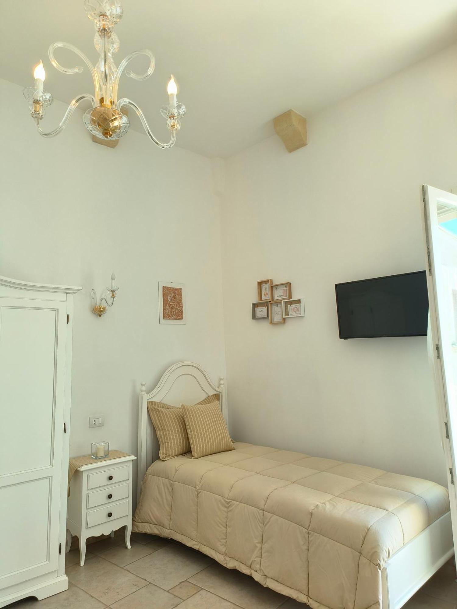 Dimora Palmieri Di Charme Bed & Breakfast Monopoli Exterior photo